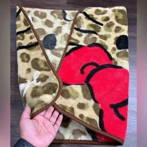 Hello Kitty Rare Y2K Snap Blanket - Picture 6 of 6